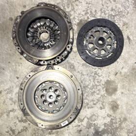 21217516021 Bmw Twin Mass Flywheel Clutch Kit From A 2003 Z4 With Smg Transmission