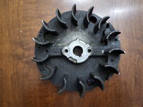 Lm34 Briggs & Stratton Header Engine Flywheel And 500e Series 096