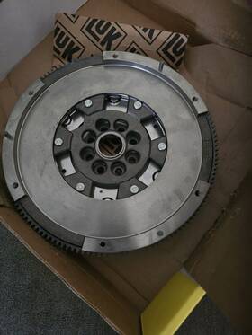 Dmf2 Luk Dmf 235 Flywheel New In Box